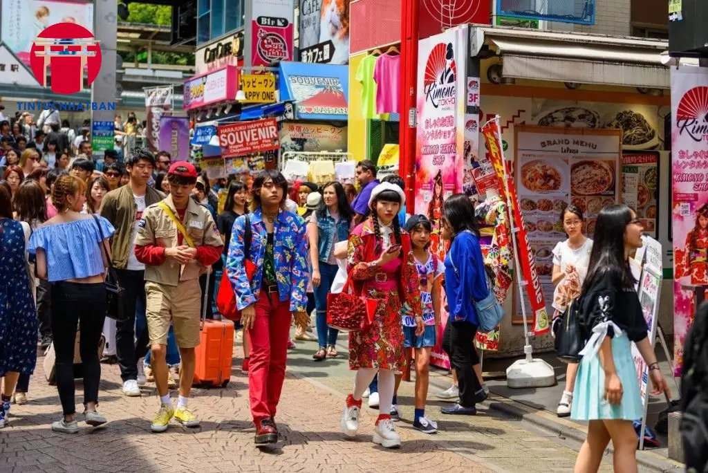van hoa otaku 68bbea6938d77