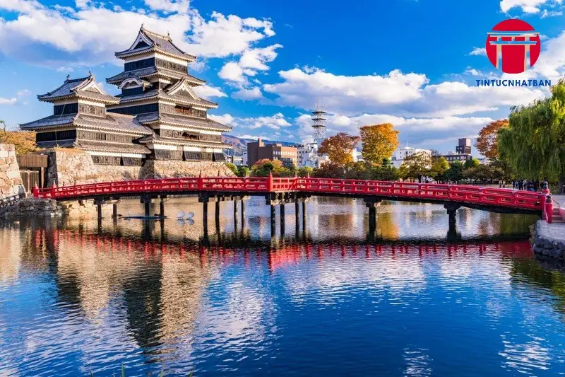 lau dai qua den nhat ban 69331521c2697